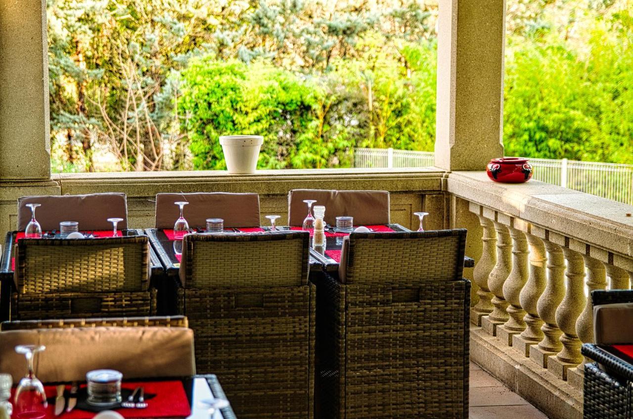 Hotel Restaurant Le Colombier Remoulins Eksteriør billede
