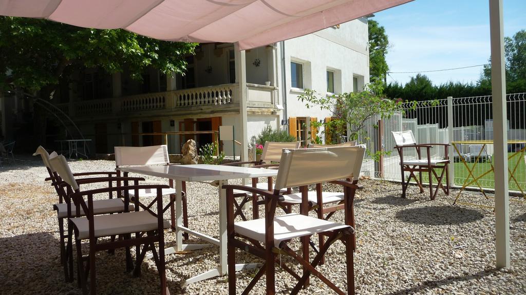 Hotel Restaurant Le Colombier Remoulins Eksteriør billede